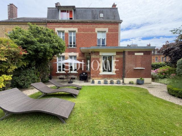 Maison de 8 pièces de luxe en vente à Charleville Mézières, Grand Est