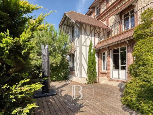 Maison de 8 pièces de luxe en vente à Deauville, Normandie