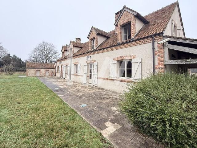 Maison de 8 pièces de luxe en vente à Dhuizon, Centre