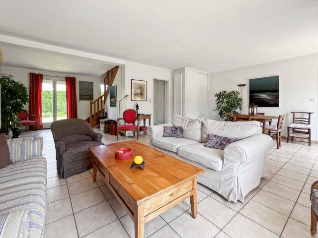 Maison de 8 pièces de luxe en vente à Élancourt, France
