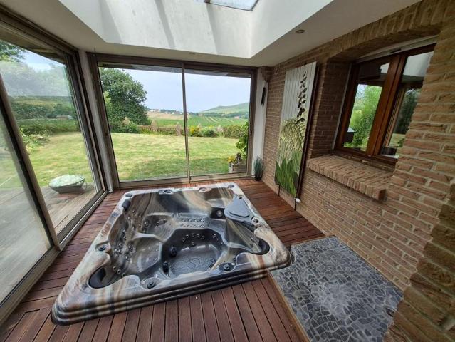 Maison de 8 pièces de luxe en vente à Escalles, Hauts de France