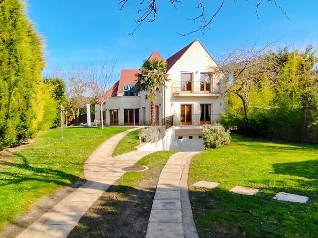 Maison de 8 pièces de luxe en vente à Herblay, France