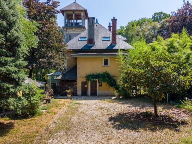 Maison de 8 pièces de luxe en vente à La Motte Servolex, Auvergne Rhône Alpes
