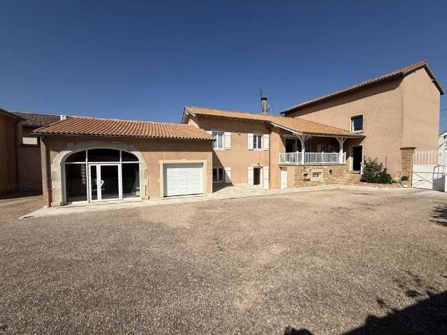 Maison de 8 pièces de luxe en vente à La Chapelle de Guinchay, Bourgogne Franche Comté