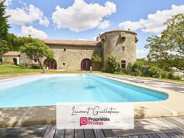 Maison de 8 pièces de luxe en vente à La Gaubretière, Pays de la Loire