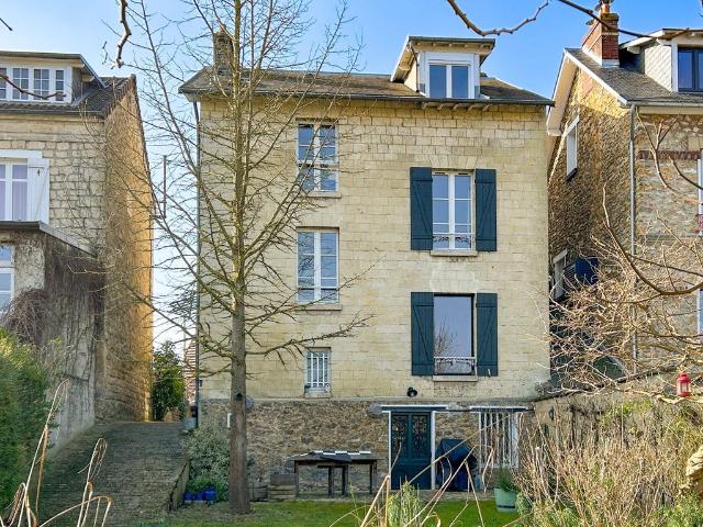 Maison de 8 pièces de luxe en vente à Pontoise, France