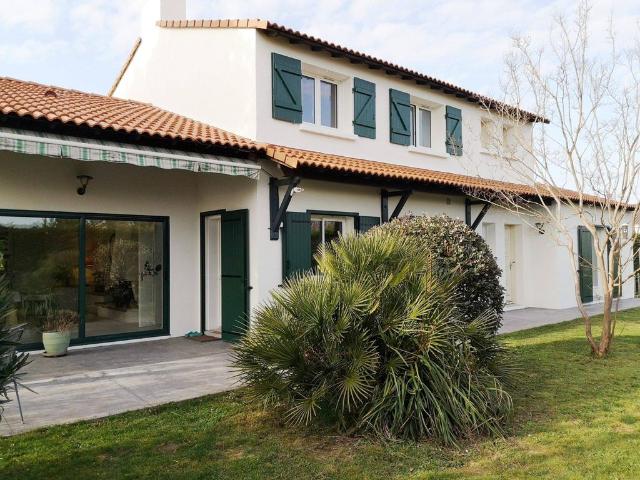 Maison de 8 pièces de luxe en vente à Rezé, Pays de la Loire