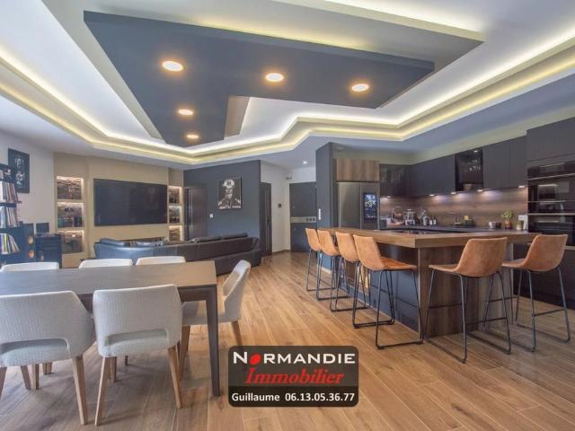 Maison de 8 pièces de luxe en vente à Rouen, France