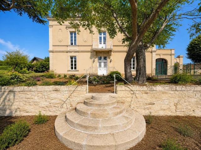 Maison de 8 pièces de luxe en vente à Saint Martin de Sanzay, France