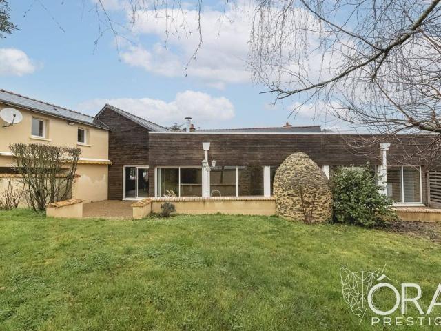 Maison de 8 pièces de luxe en vente à Saint Lambert du Lattay, France