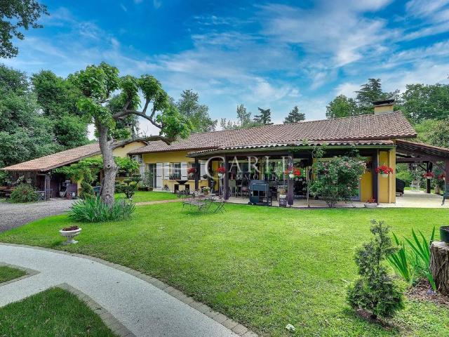 Maison de 8 pièces de luxe en vente à Saint Laurent de Mure, France