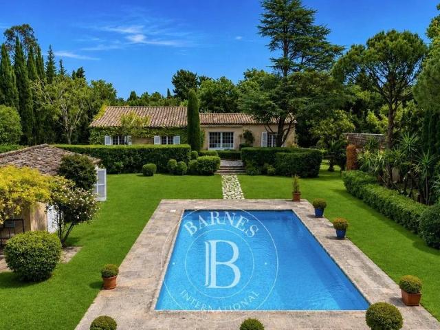 Maison de 8 pièces de luxe en vente à Saint Tropez, France