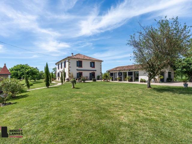 Maison de 8 pièces de luxe en vente à Samatan, Occitanie