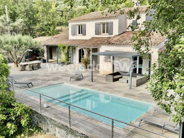 Maison de 8 pièces de luxe en vente à Tourrettes, France