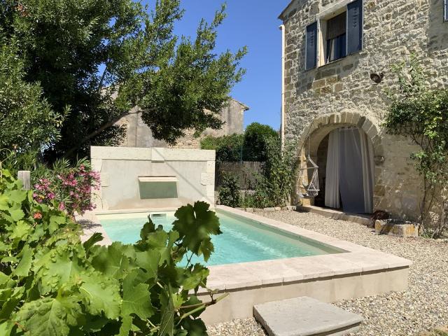 Maison de 8 pièces de luxe en vente à Uzès, Occitanie