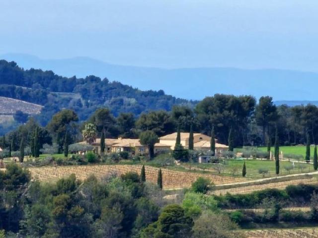 Maison de 8 pièces de luxe en vente à Vaison la Romaine, France