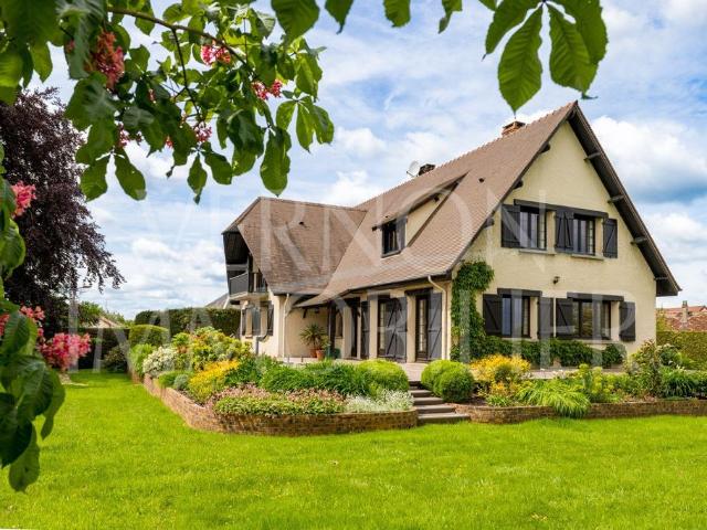 Maison de 8 pièces de luxe en vente à Vernon, France