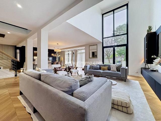 Maison de 8 pièces de luxe en vente à Yerres, Île de France