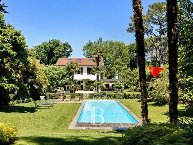 Maison de 8 pièces de luxe en location à Biarritz, France