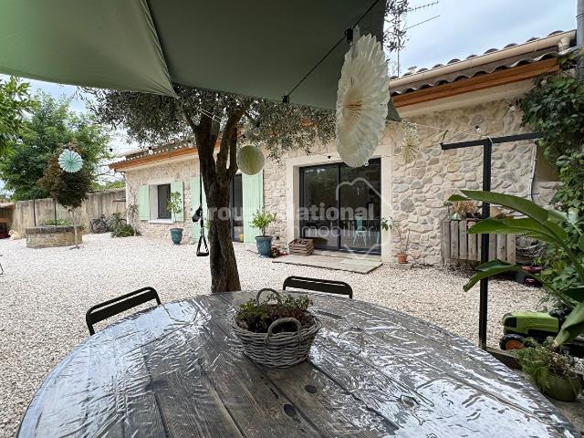 Maison de 91m2 avec cour au calme + puit 91m² Goudargues