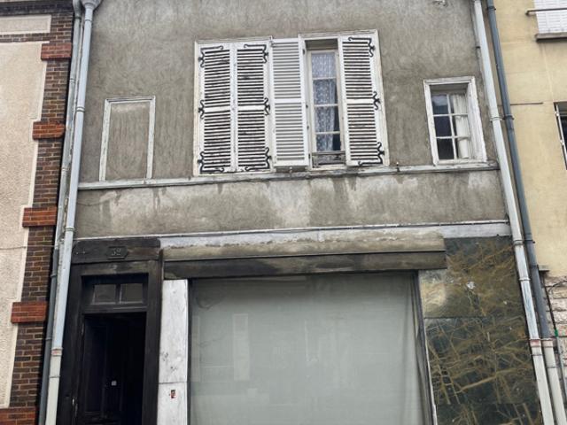 Maison de 92m à rénover Troyes, face à la gare