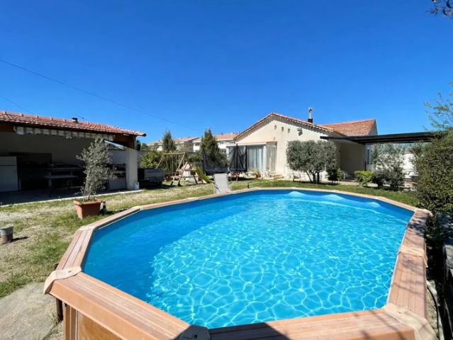 maison de 95 m² avec un grand garage