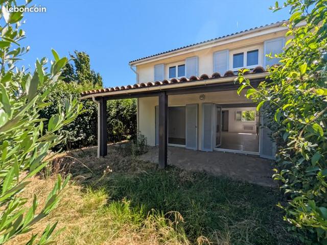Maison de 96m² entièrement rénovée avec jardin et garage à Fenouillet frais de notaire réduits