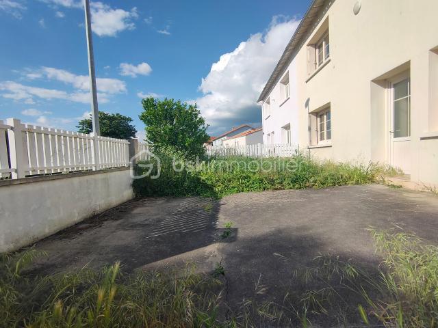 Maison de 97,63 m² à Saint Hilaire La Palud