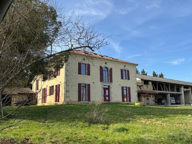 Maison de 9 chambres de luxe en vente à Saramon, Occitanie
