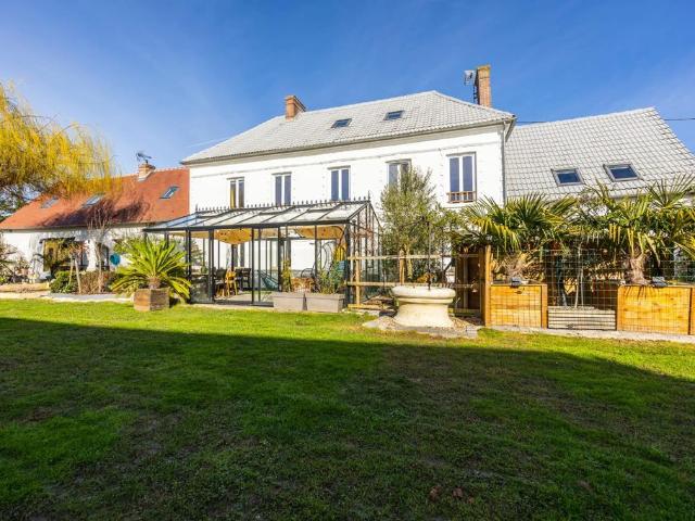 Maison de 9 chambres de luxe en vente à Serez, France