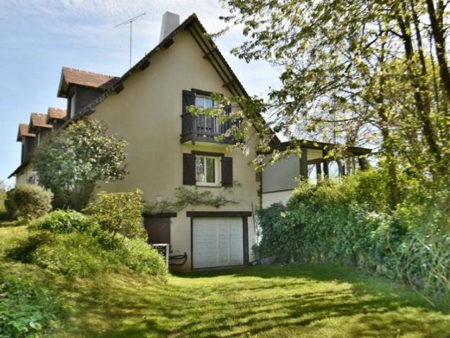 Maison de 9 pièces de 207 m² situé à Changé