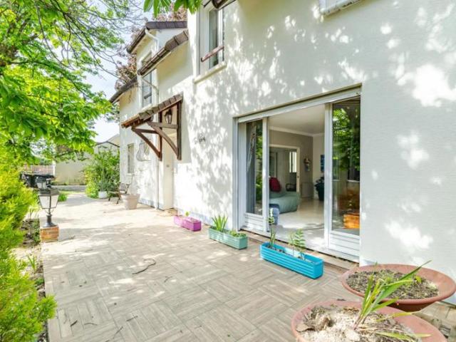 Grande Maison Louée 9P à Morsang sur Orge