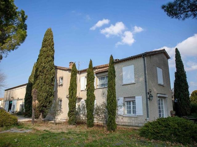 Maison de 9 pièces de luxe en vente à Montfavet, France