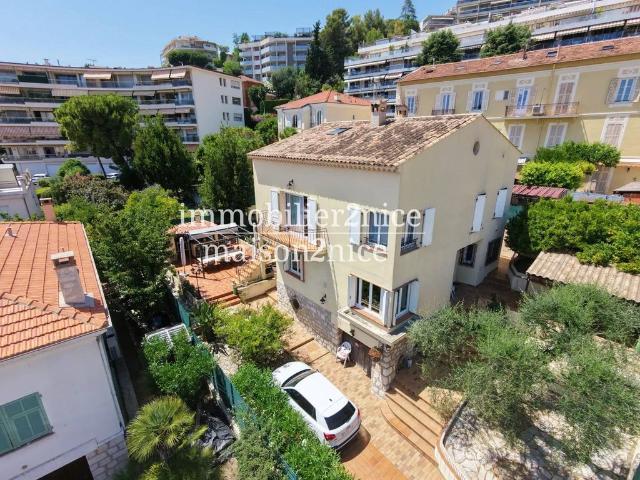 Maison de 9 pièces de luxe en vente à Nice, Provence Alpes Côte d'Azur