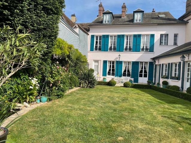 Maison de 9 pièces de luxe en vente à Nogent le Roi, Centre