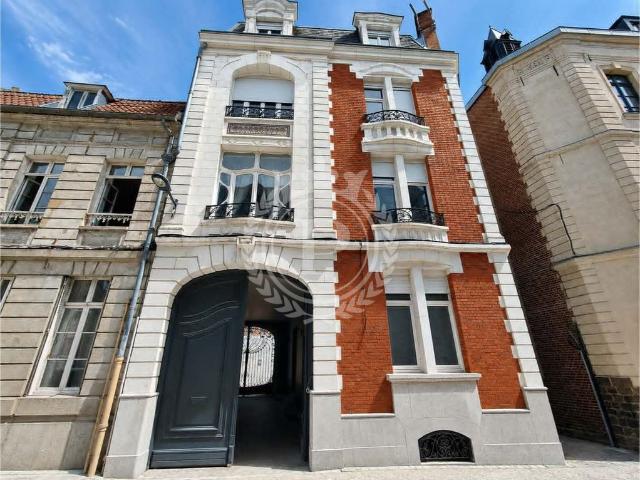 Maison de 9 pièces de luxe en vente à Arras, Hauts de France