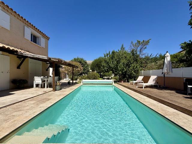 Maison de 9 pièces de luxe en vente à Baillargues, France