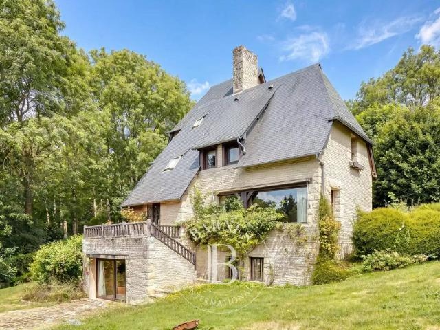 Maison de 9 pièces de luxe en vente à Benerville sur Mer, Normandie