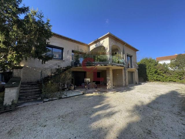 Maison de 9 pièces de luxe en vente à Cavaillon, Provence Alpes Côte d'Azur