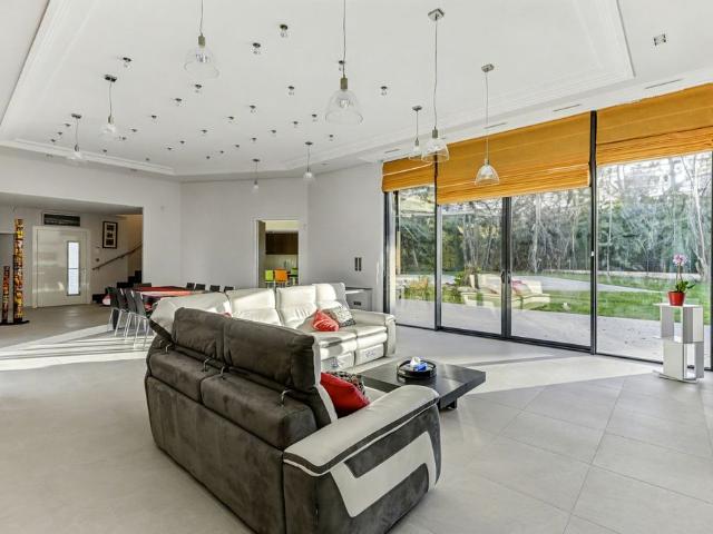 Maison de 9 pièces de luxe en vente à Fonsorbes, Occitanie