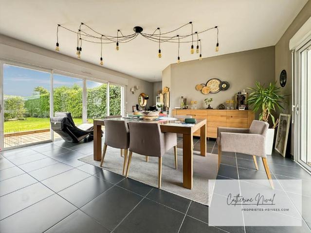 Maison de 9 pièces de luxe en vente à La Madeleine, France