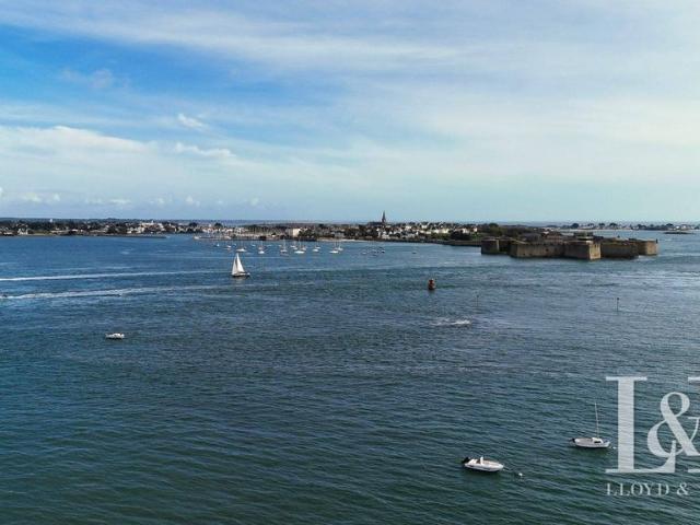 Maison de 9 pièces de luxe en vente à Larmor Plage, Bretagne