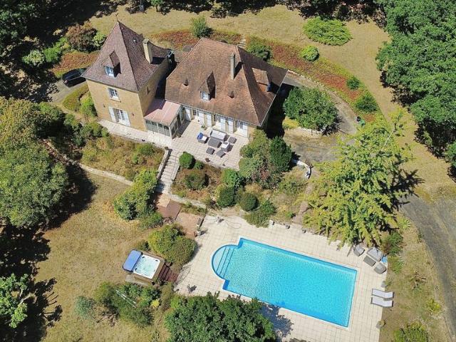 Maison de 9 pièces de luxe en vente à Le Bugue, France