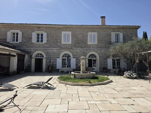 Maison de 9 pièces de luxe en vente à Le Castellet, France