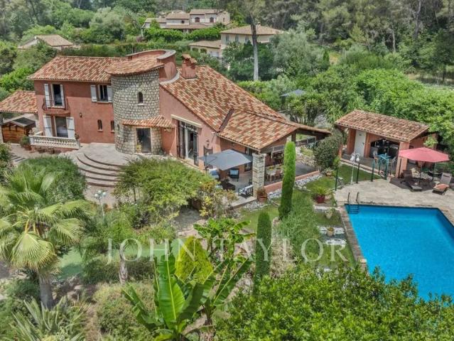 Maison de 9 pièces de luxe en vente à Roquefort les Pins, Provence Alpes Côte d'Azur