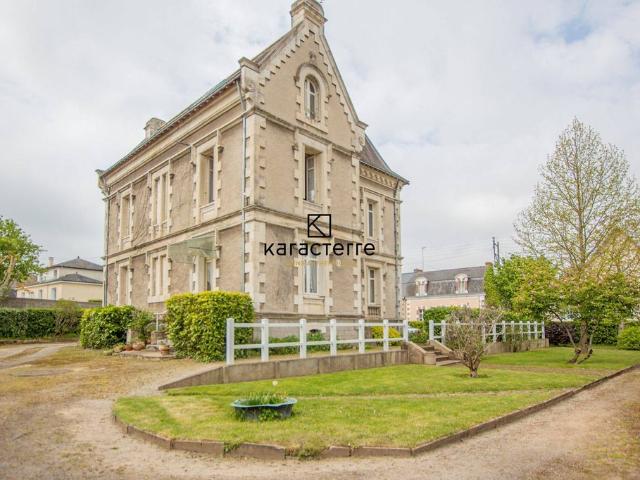 Maison de 9 pièces de luxe en vente à Segré, Pays de la Loire