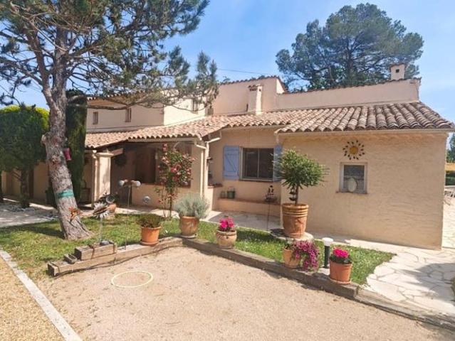 Maison de 9 pièces de luxe en vente à Seillans, Provence Alpes Côte d'Azur