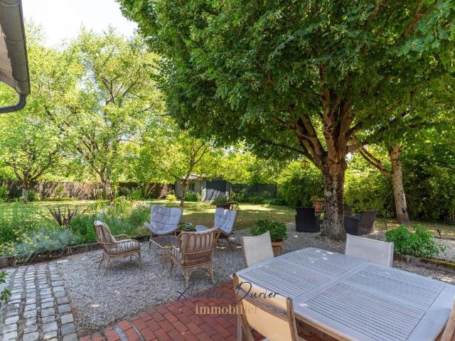 Maison de 9 pièces de luxe en vente à Tours, France