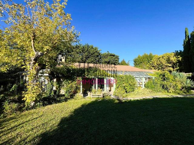 Maison de 9 pièces de luxe en vente à Velleron, Provence Alpes Côte d'Azur