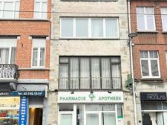 Maison de commerce + TRIPLEX 5 chambres